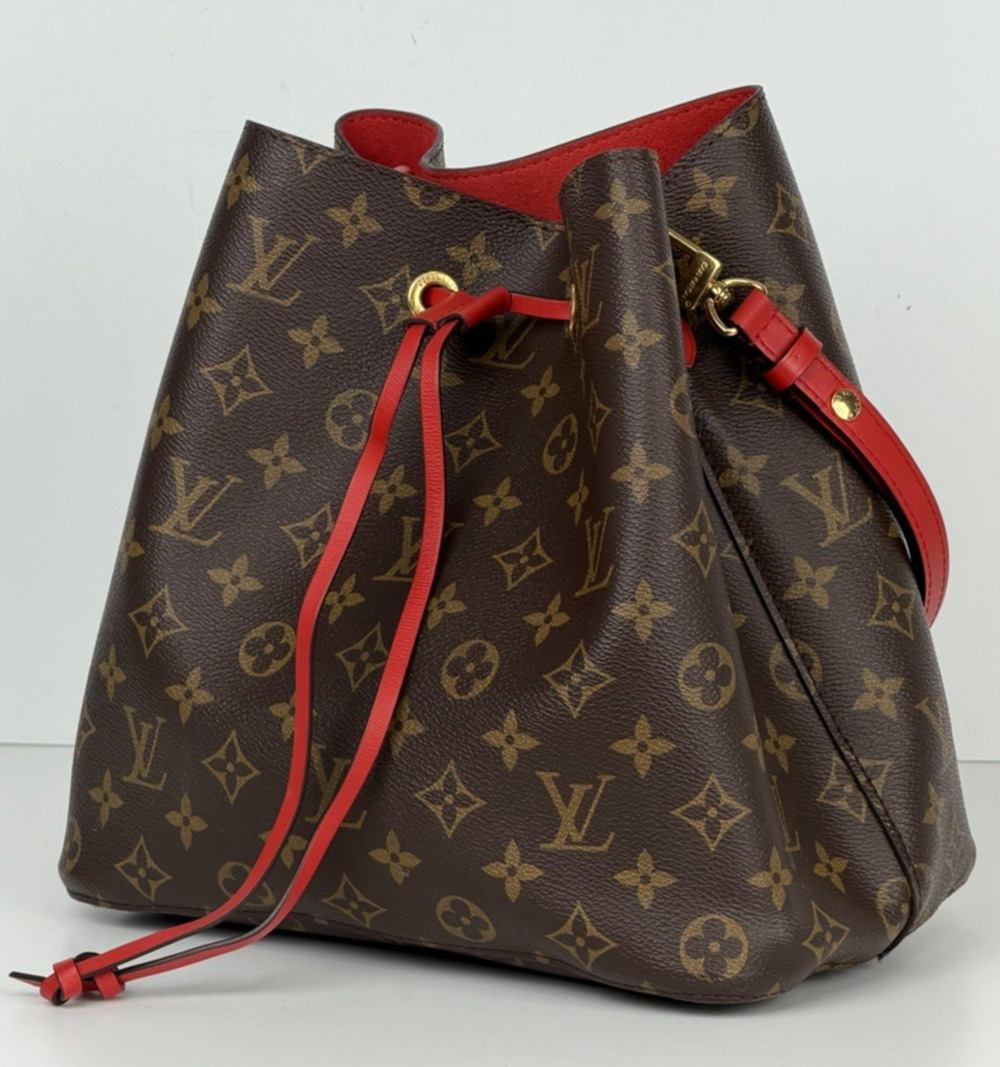 Louis Vuitton NeoNoe MM Bucket Bag in Monogram Coated Canvas 2017 L-4